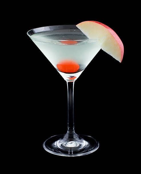 Easy Appletini Cocktail Recipe with Just 4 Ingredients